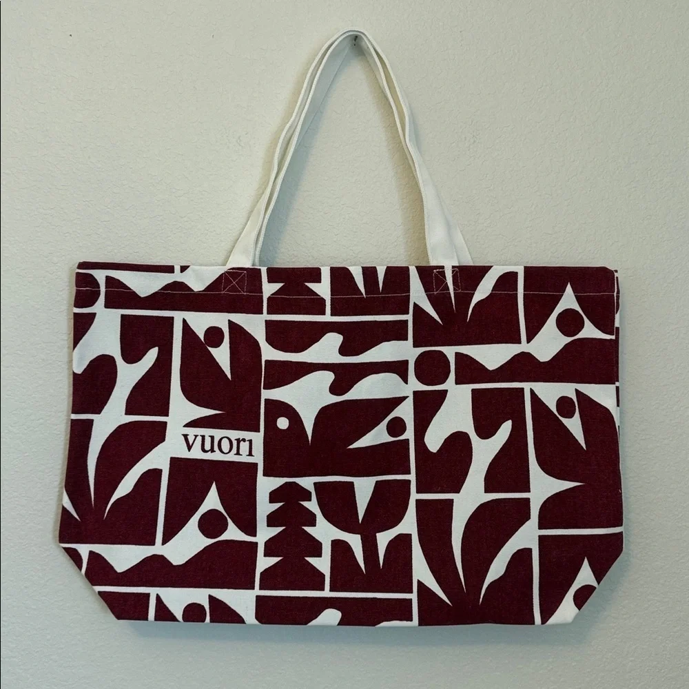 Vuori Holiday 25 Tote & Matching Pouch – Strawberry – NWT Gift With Purchase